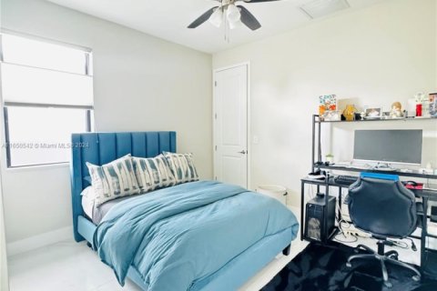 House in Cape Coral, Florida 3 bedrooms № 1790470 - photo 21