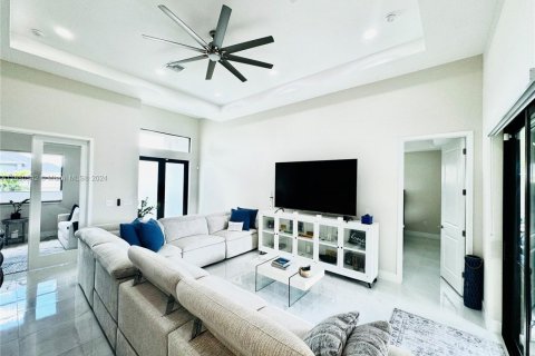 House in Cape Coral, Florida 3 bedrooms № 1790470 - photo 20