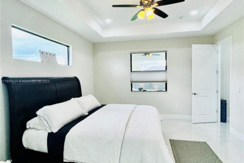 House in Cape Coral, Florida 3 bedrooms № 1790470 - photo 12