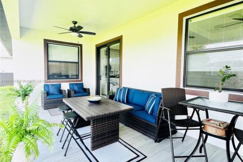 House in Cape Coral, Florida 3 bedrooms № 1790470 - photo 25