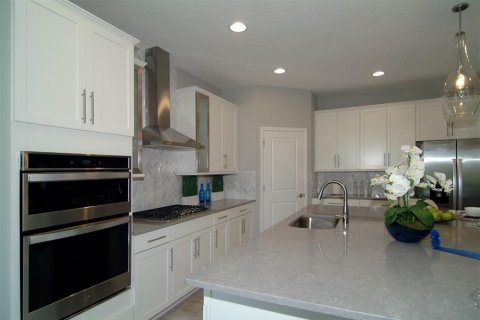 House in Apopka, Florida 4 bedrooms, 212.1 sq.m. № 1761904 - photo 4