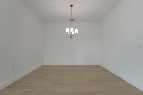 House in Apopka, Florida 4 bedrooms, 212.1 sq.m. № 1761904 - photo 19