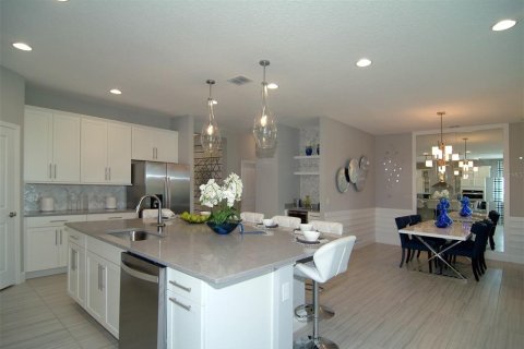 House in Apopka, Florida 4 bedrooms, 212.1 sq.m. № 1761904 - photo 6