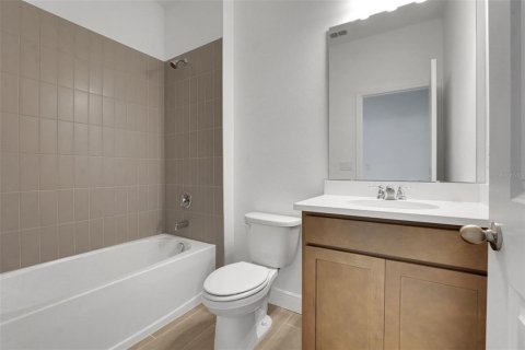 House in Apopka, Florida 4 bedrooms, 212.1 sq.m. № 1761904 - photo 23