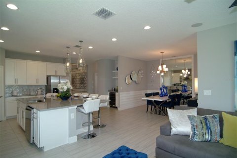 House in Apopka, Florida 4 bedrooms, 212.1 sq.m. № 1761904 - photo 10
