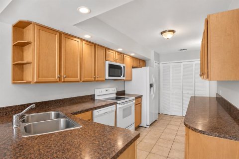 Condo in Winter Park, Florida, 3 bedrooms  № 2373745 - photo 7