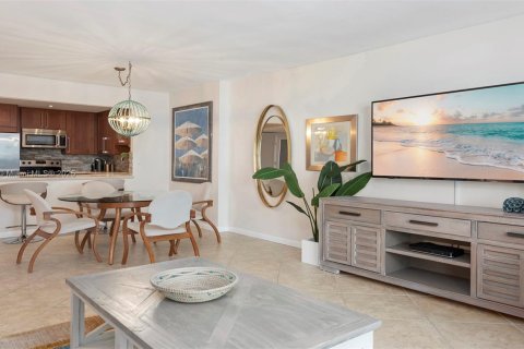 Condo in Miami Beach, Florida, 1 bedroom  № 2022978 - photo 7