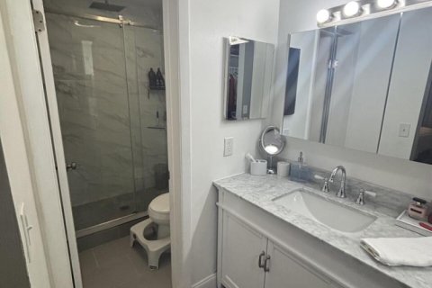 Condo in Coconut Creek, Florida, 2 bedrooms  № 2260687 - photo 19