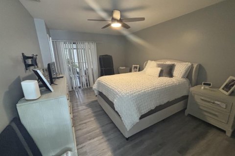 Condo in Coconut Creek, Florida, 2 bedrooms  № 2260687 - photo 17