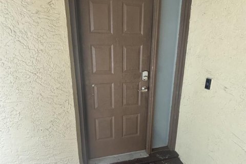 Condo in Coconut Creek, Florida, 2 bedrooms  № 2260687 - photo 5
