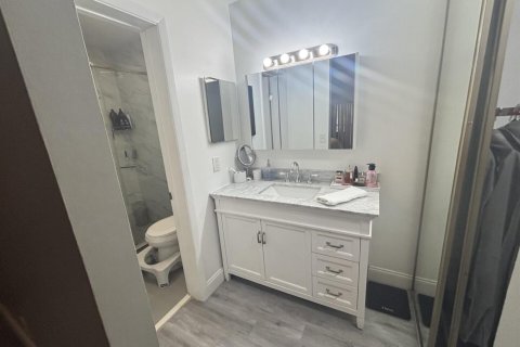 Condo in Coconut Creek, Florida, 2 bedrooms  № 2260687 - photo 20