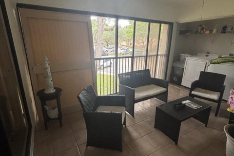 Condo in Coconut Creek, Florida, 2 bedrooms  № 2260687 - photo 23