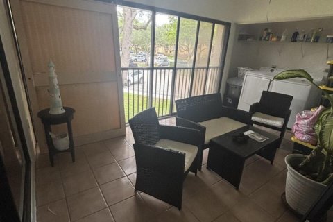 Condo in Coconut Creek, Florida, 2 bedrooms  № 2260687 - photo 24