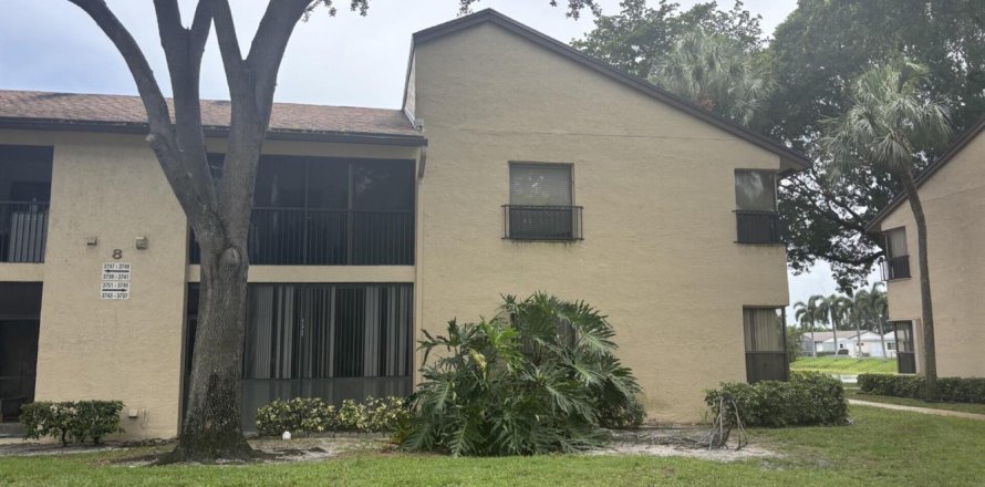 Condo in Coconut Creek, Florida, 2 bedrooms  № 2260687