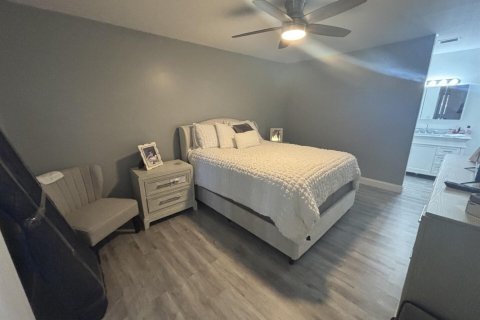 Condo in Coconut Creek, Florida, 2 bedrooms  № 2260687 - photo 18