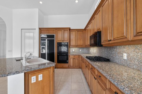 House in Delray Beach, Florida 3 bedrooms, 286.42 sq.m. № 2251913 - photo 13