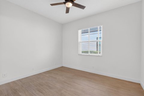 House in Delray Beach, Florida 3 bedrooms, 286.42 sq.m. № 2251913 - photo 17