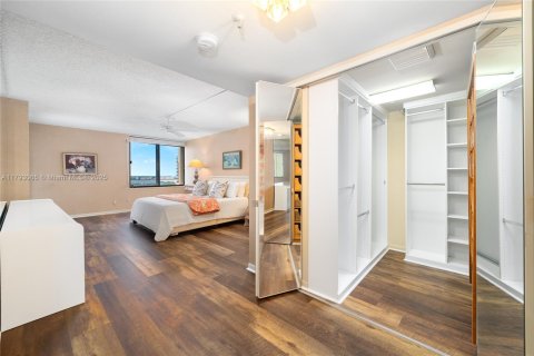 Condo in West Palm Beach, Florida, 2 bedrooms  № 1685670 - photo 16