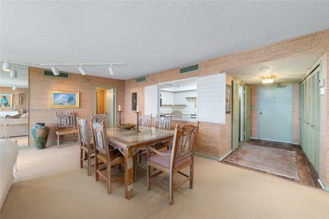 Condo in West Palm Beach, Florida, 2 bedrooms  № 1685670 - photo 10