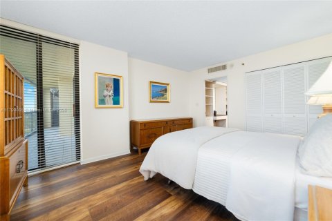 Condo in West Palm Beach, Florida, 2 bedrooms  № 1685670 - photo 25