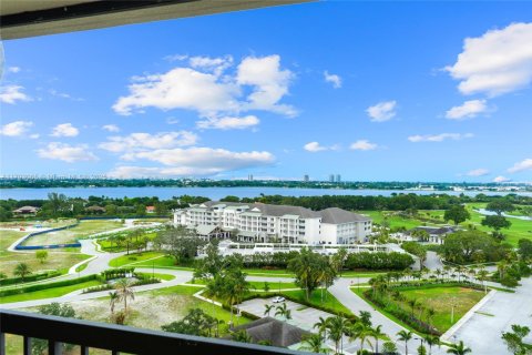 Condo in West Palm Beach, Florida, 2 bedrooms  № 1685670 - photo 3