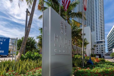 Copropriété à louer à Hollywood, Floride: 3 chambres, 104.89 m2 № 2171346 - photo 2
