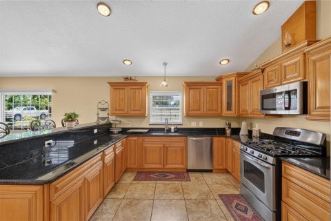 House in Lady Lake, Florida 4 bedrooms, 293.57 sq.m. № 2239256 - photo 27