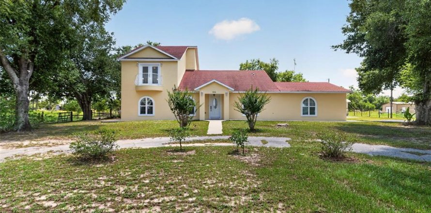 House in Lady Lake, Florida 4 bedrooms, 293.57 sq.m. № 2239256