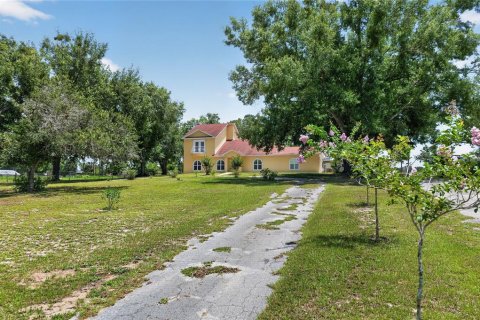 House in Lady Lake, Florida 4 bedrooms, 293.57 sq.m. № 2239256 - photo 3