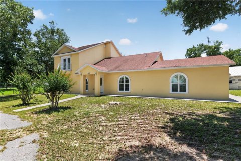 House in Lady Lake, Florida 4 bedrooms, 293.57 sq.m. № 2239256 - photo 6