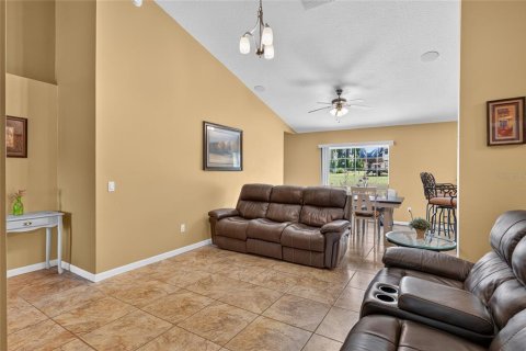 House in Lady Lake, Florida 4 bedrooms, 293.57 sq.m. № 2239256 - photo 21