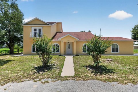 House in Lady Lake, Florida 4 bedrooms, 293.57 sq.m. № 2239256 - photo 5