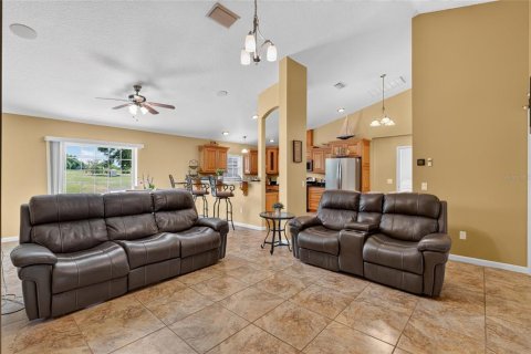 House in Lady Lake, Florida 4 bedrooms, 293.57 sq.m. № 2239256 - photo 20
