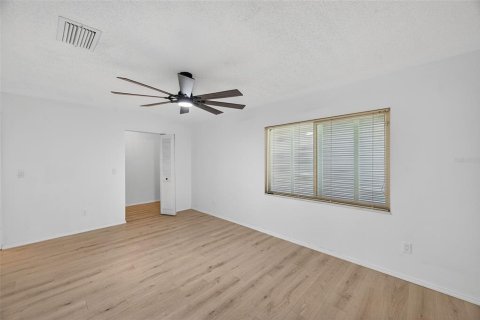 House in Spring Hill, Florida 4 bedrooms, 179.21 sq.m. № 1910333 - photo 25
