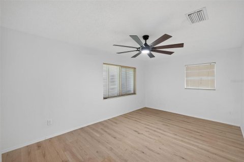 House in Spring Hill, Florida 4 bedrooms, 179.21 sq.m. № 1910333 - photo 24