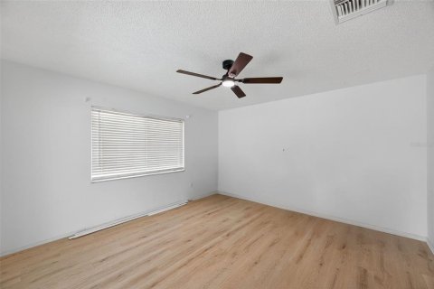 House in Spring Hill, Florida 4 bedrooms, 179.21 sq.m. № 1910333 - photo 13