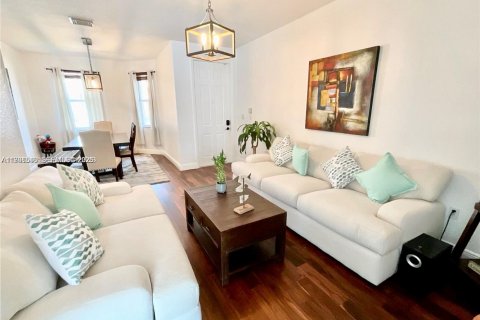 Villa ou maison à vendre à Doral, Floride: 4 chambres, 214.23 m2 № 2064057 - photo 3