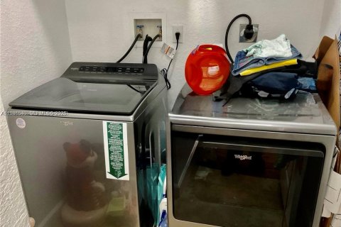 Villa ou maison à vendre à Doral, Floride: 4 chambres, 214.23 m2 № 2064057 - photo 19