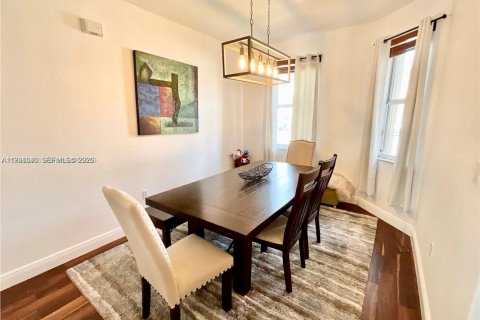 Villa ou maison à vendre à Doral, Floride: 4 chambres, 214.23 m2 № 2064057 - photo 11