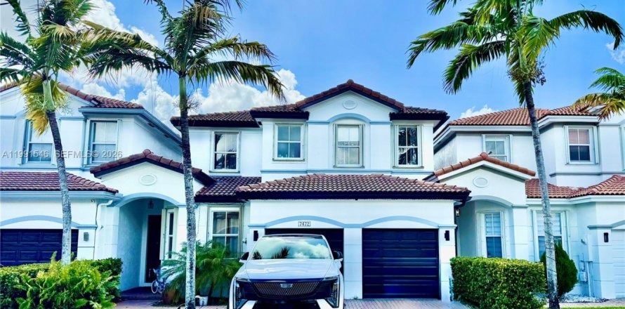 Villa ou maison à Doral, Floride 4 chambres, 214.23 m2 № 2064057