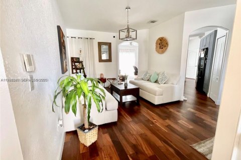 Villa ou maison à vendre à Doral, Floride: 4 chambres, 214.23 m2 № 2064057 - photo 2