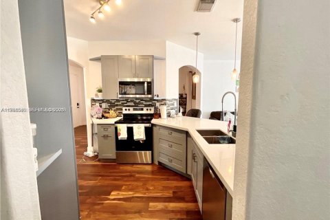 Villa ou maison à vendre à Doral, Floride: 4 chambres, 214.23 m2 № 2064057 - photo 15