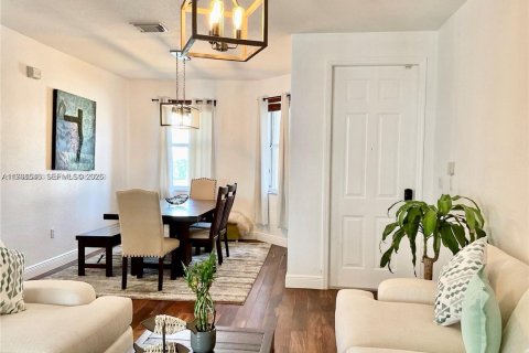 Villa ou maison à vendre à Doral, Floride: 4 chambres, 214.23 m2 № 2064057 - photo 4