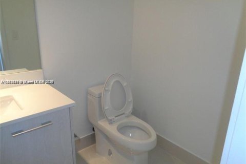 Condominio en venta en Miami, Florida, 1 dormitorio, 68.56 m2 № 1959945 - foto 12