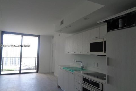 Condominio en venta en Miami, Florida, 1 dormitorio, 68.56 m2 № 1959945 - foto 8