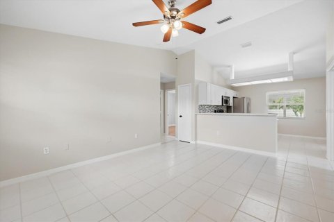 Villa ou maison à louer à Venice, Floride: 2 chambres, 89.19 m2 № 2385732 - photo 12