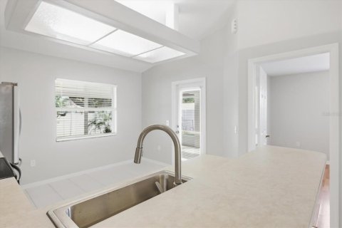Villa ou maison à louer à Venice, Floride: 2 chambres, 89.19 m2 № 2385732 - photo 10