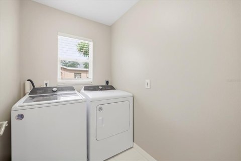 Villa ou maison à louer à Venice, Floride: 2 chambres, 89.19 m2 № 2385732 - photo 29