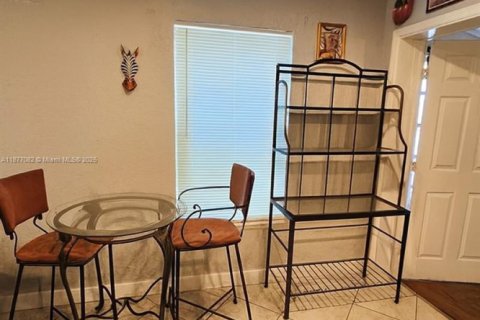 Casa en venta en Deerfield Beach, Florida, 4 dormitorios, 100.33 m2 № 1973284 - foto 7