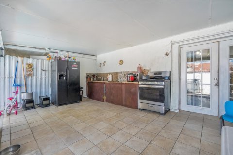 House in Miami, Florida 3 bedrooms, 148.18 sq.m. № 1891960 - photo 25